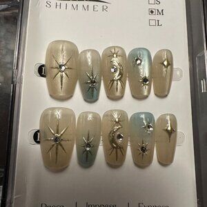 High-quality handcrafted reusable press on nails.